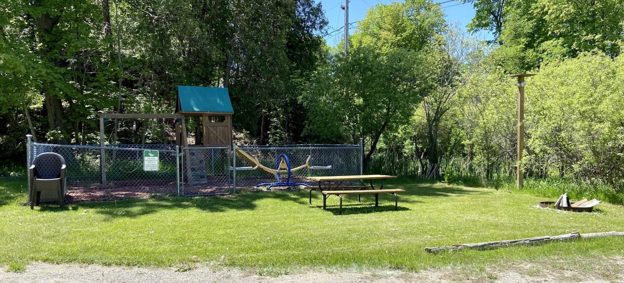 Betsie Riverside Resort Benzonia Exterior foto
